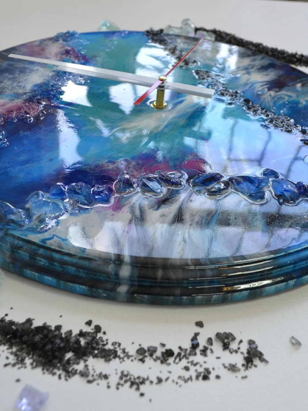 epoxy resin wall clock with crystals for gift or home decoration