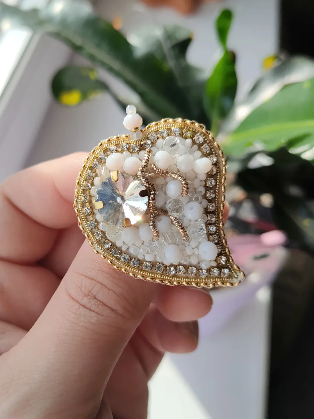 Beaded brooch leaf, floral leaves brooch, broach for woman, Leaf beaded jewelry