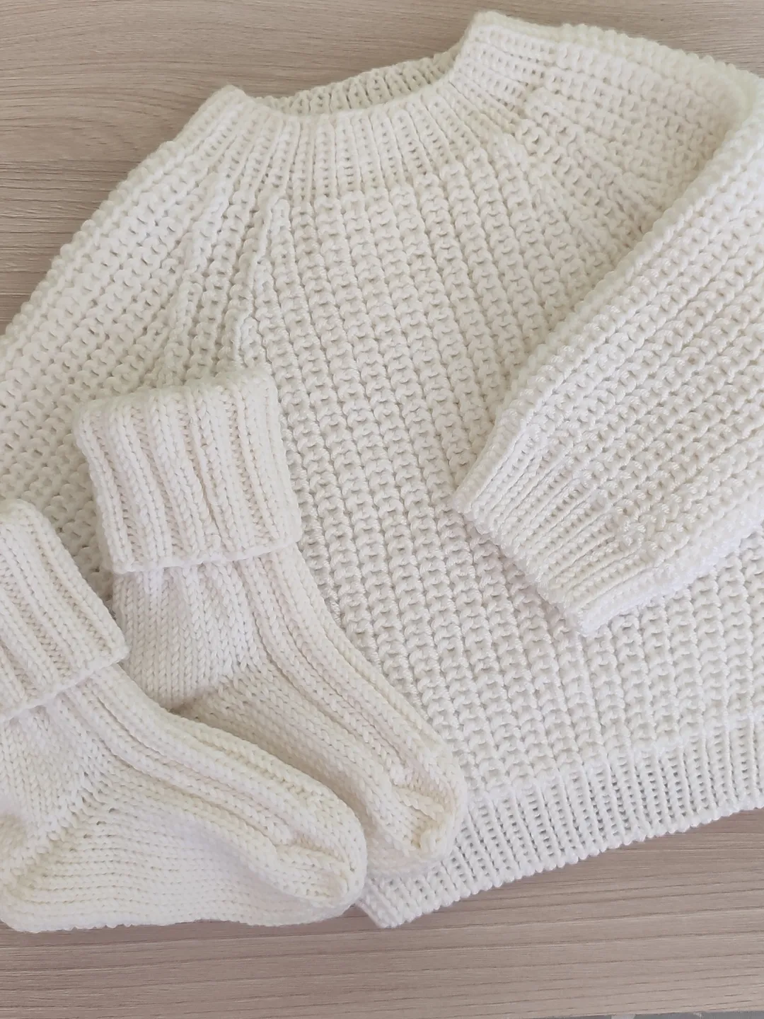 Set clothes for baby kids sweater and socks