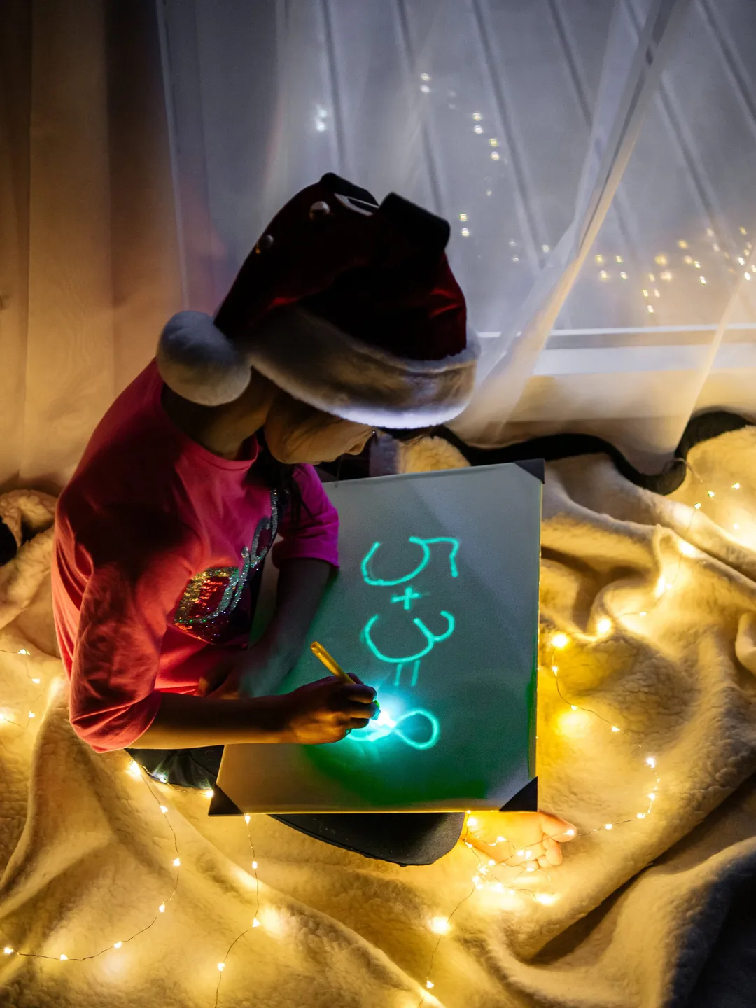 Light Drawing Board For Kids - The Glow In Dark Neon Effect Draw Pad Tablet - Fun Magic Developing Toy With Led Sketch Lightboard Gift