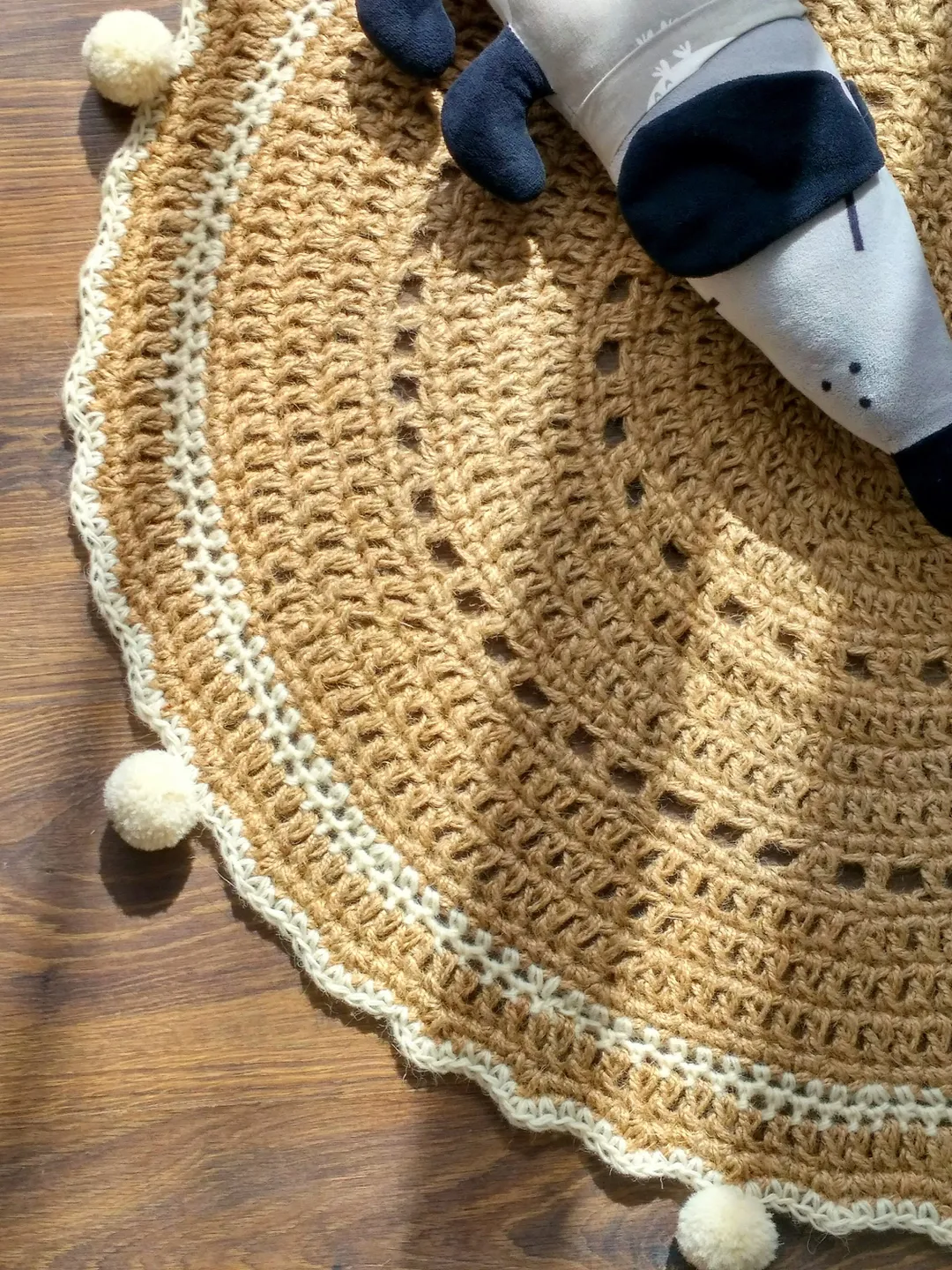 Gift for Home Jute Crochet Rug Natural Organic Eco-friendly  Round Rug with Sheep Wool Pom poms Aesthetic Floor Decor