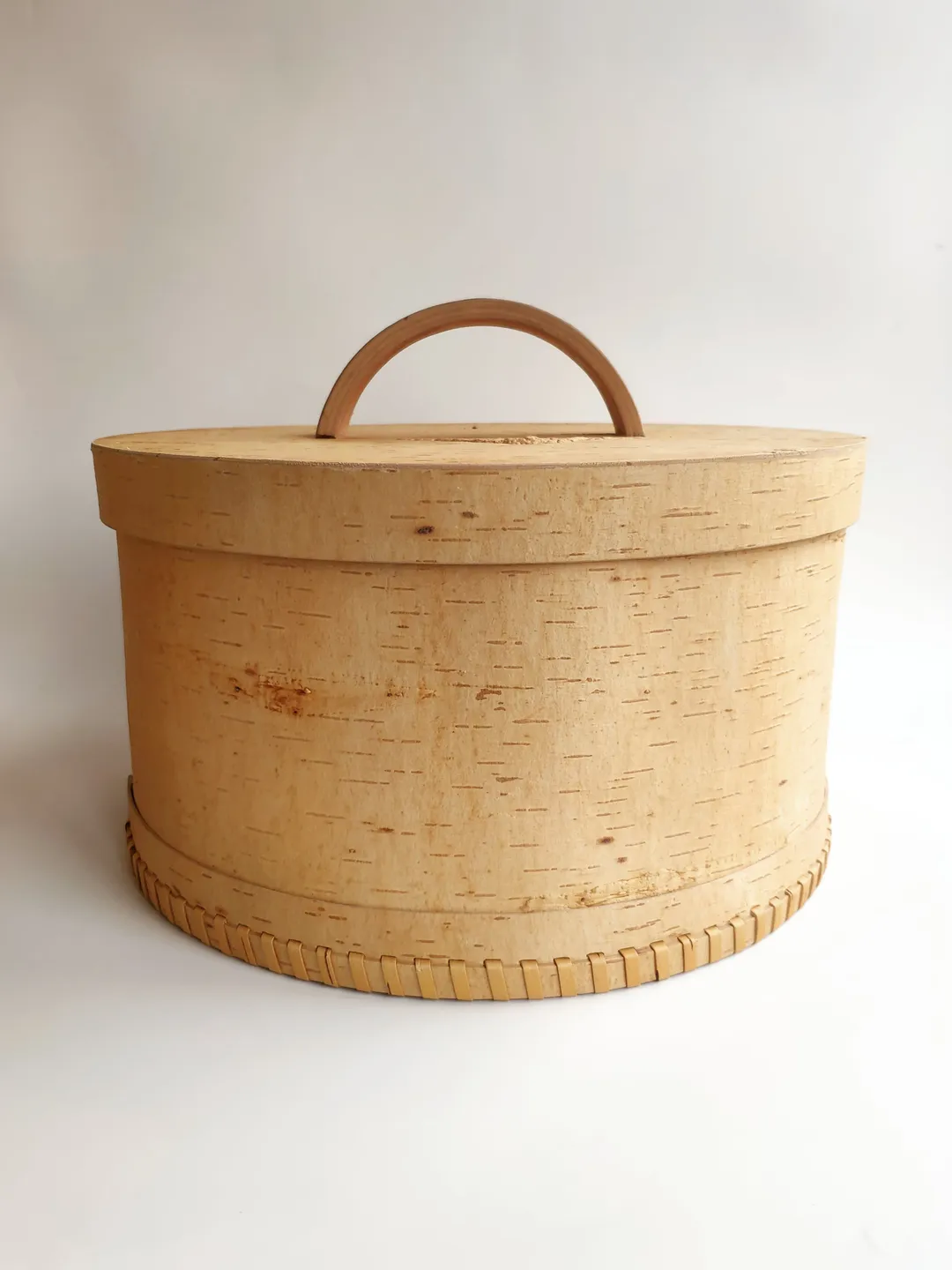 Large bread box, Large birch bark box