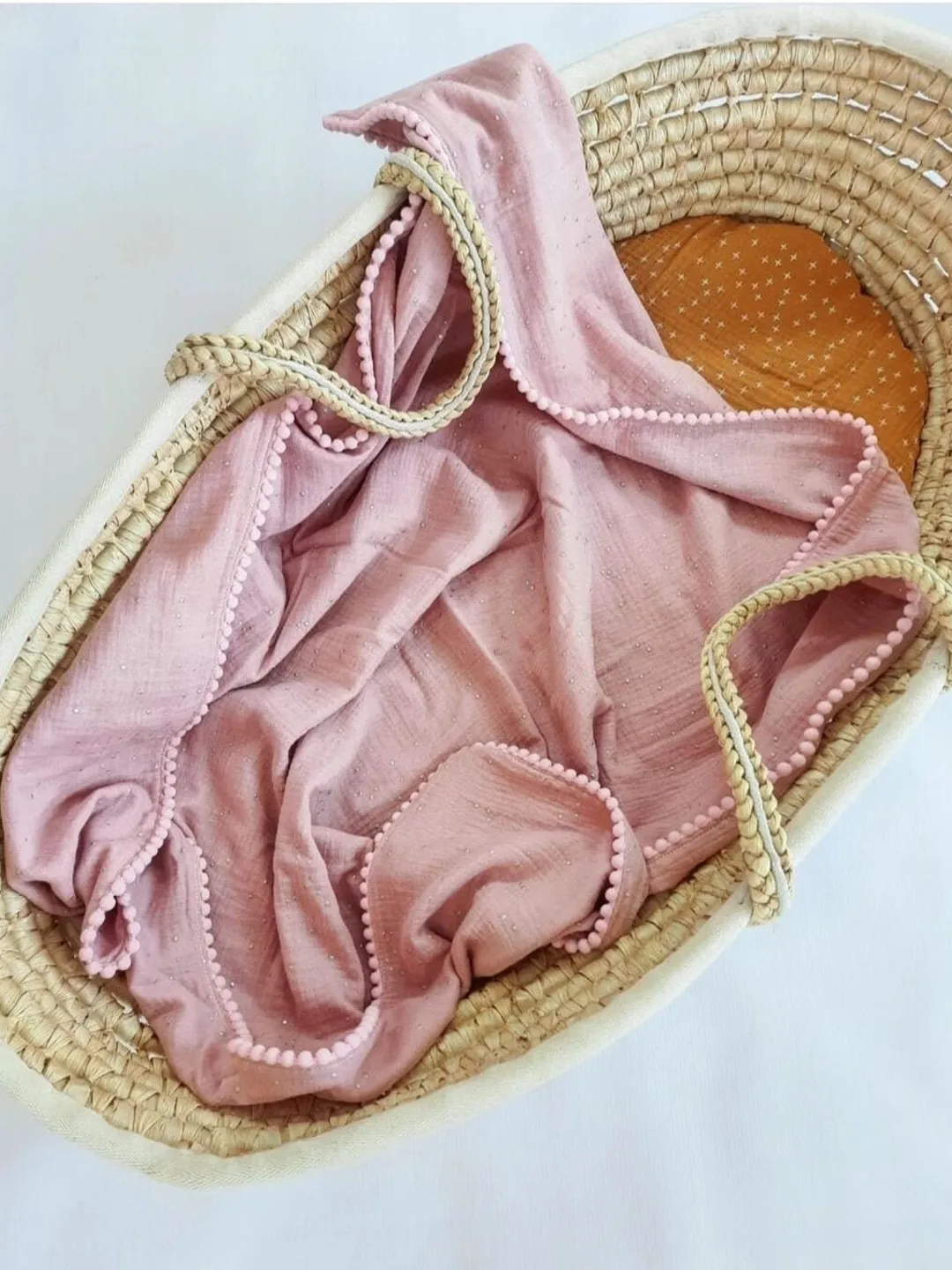 Muslin blanket, Comforter Blanket , Muslin, Pom Pom for Baby and Newborn