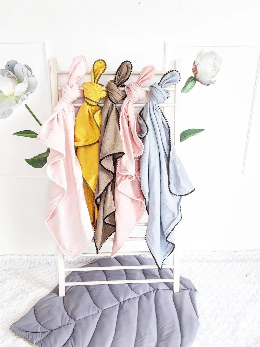 Muslin blanket, Comforter Blanket , Muslin, Pom Pom for Baby and Newborn