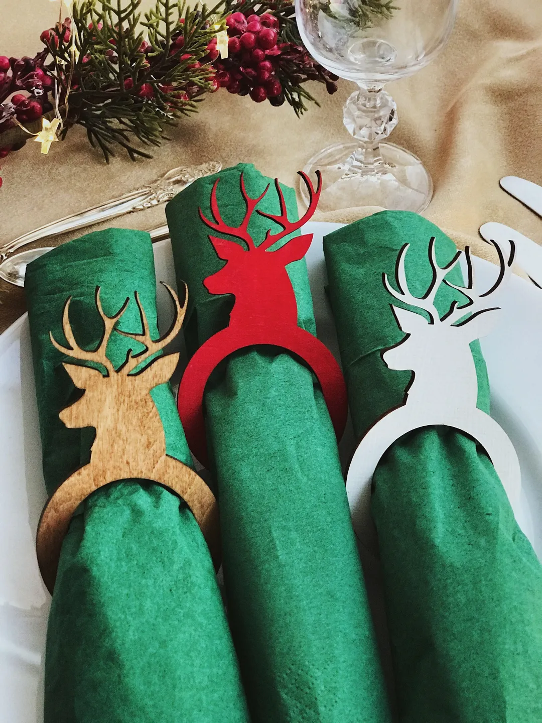Set of 20 Napkin Rings, Wooden Reindeer, Holiday Table Decorations, Favors for Guests, Wood Napkin Rings