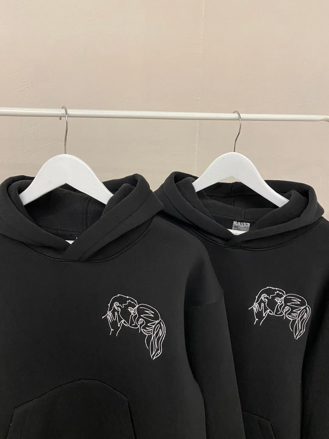 Couple Kiss Embroidered Hoodies Long Distance Realtionship Sweatshirts Aesthetic T-shirts Gift for Her and Him