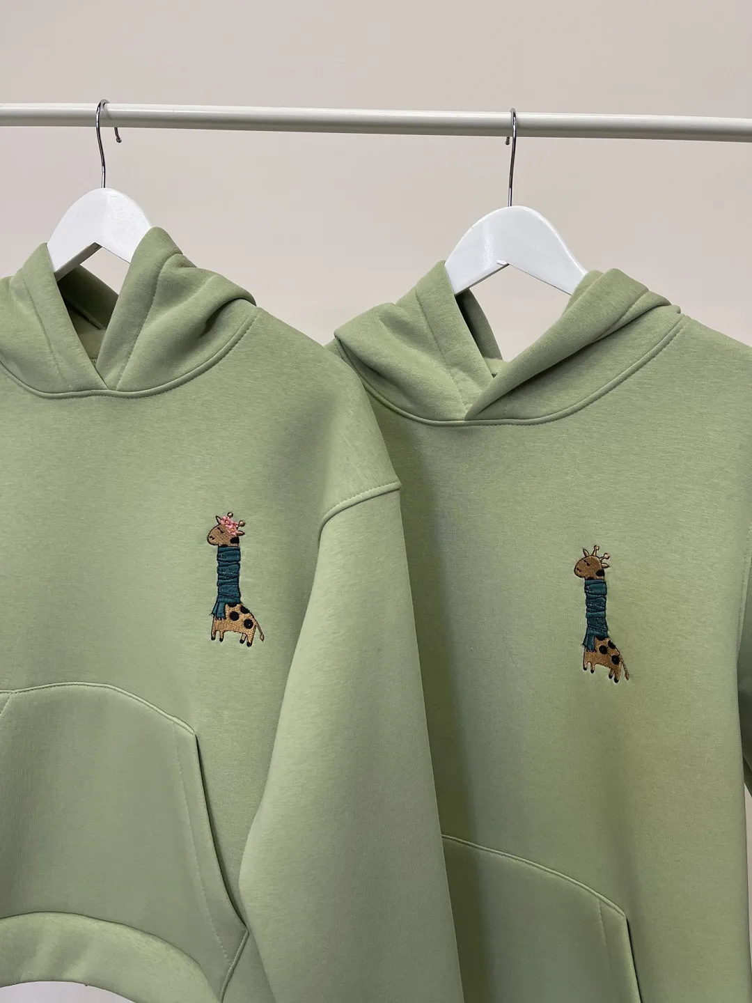 Embroidered Couple Giraffe Hoodies Cartoon Animal Crewneck Matching Sweatshirts Items Anniversary Gift for Her and Him