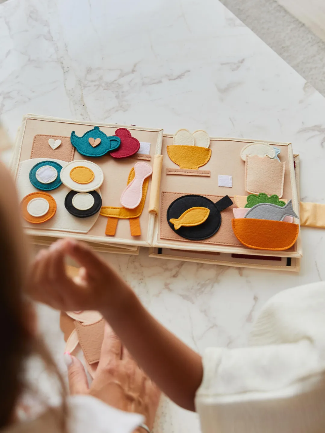 handmade dollhouse felt quiet busy book 8 pages, travel toys for girl 1-2-3-4 year old, pretend play, felt montessori gift toys, kinderkrama