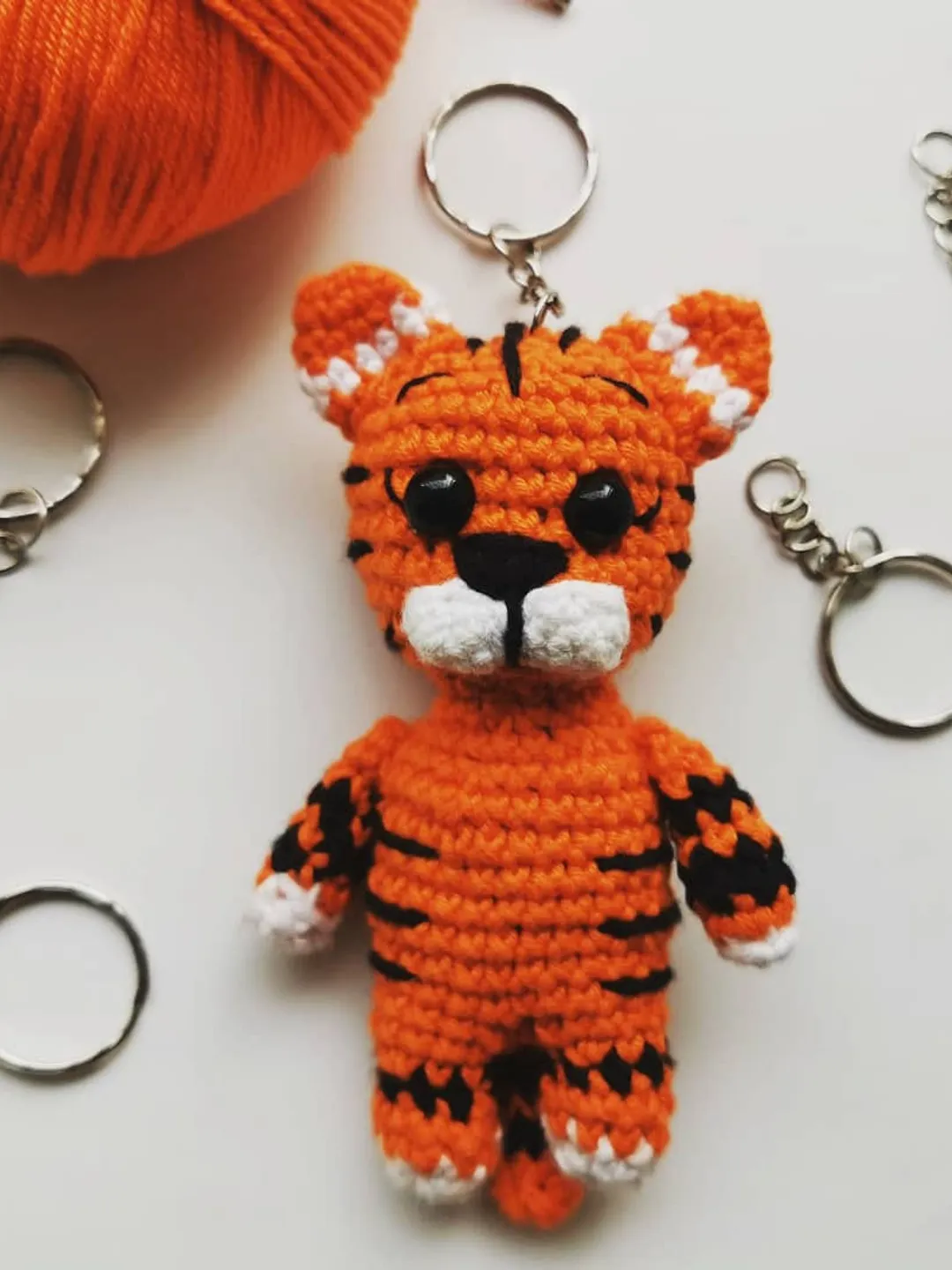 Knitted tiger keychain