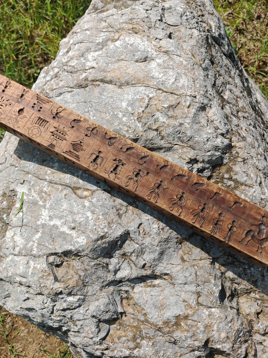 Gandhanra Antique Tibetan Buddhist Zanpar Wooden Mold Stick,Dharma Ritual Plate,Intricately Carved Esoteric Ritual Objects and protectors