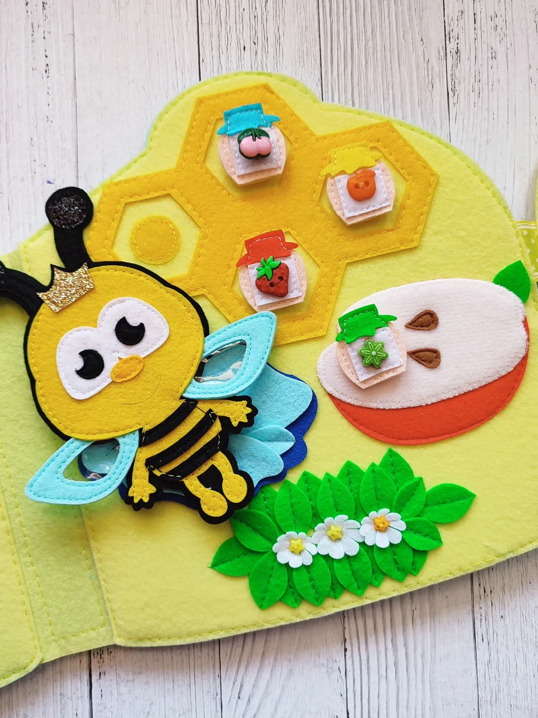 Bee Felt dollhouse quiet book Pattern pdf, Felt book pattern, Baby Soft book template, Activity book sewing ideas for girl 2, 3, 4 year old