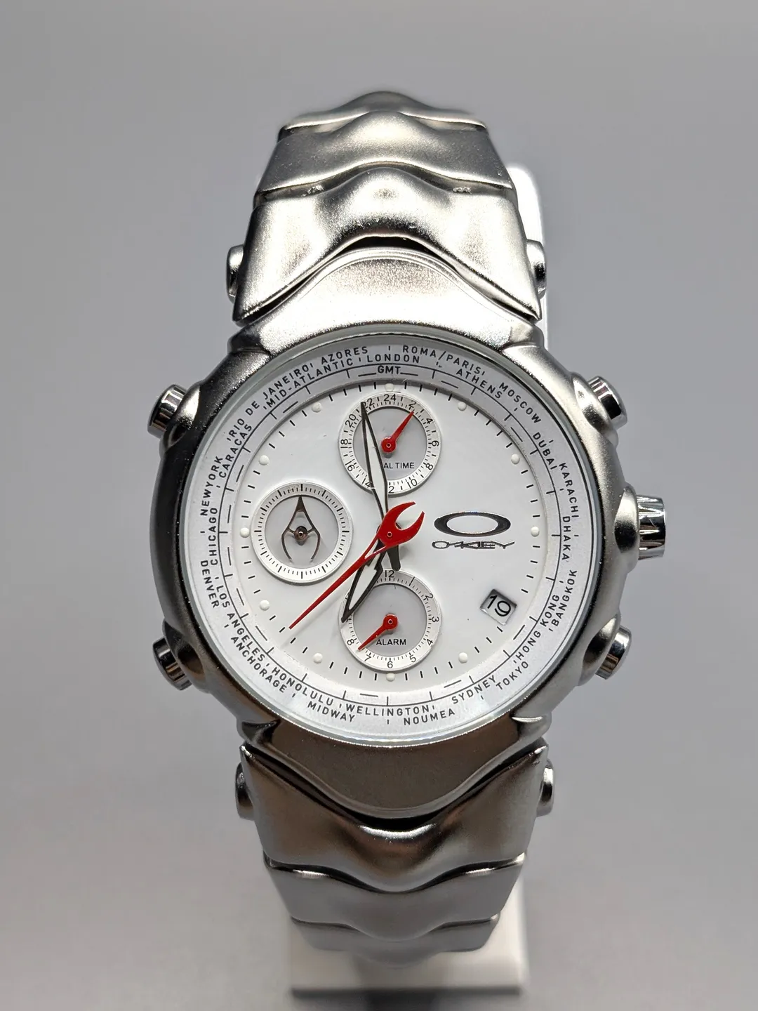 Oakley GMT Classic Watch – Quartz Timepiece