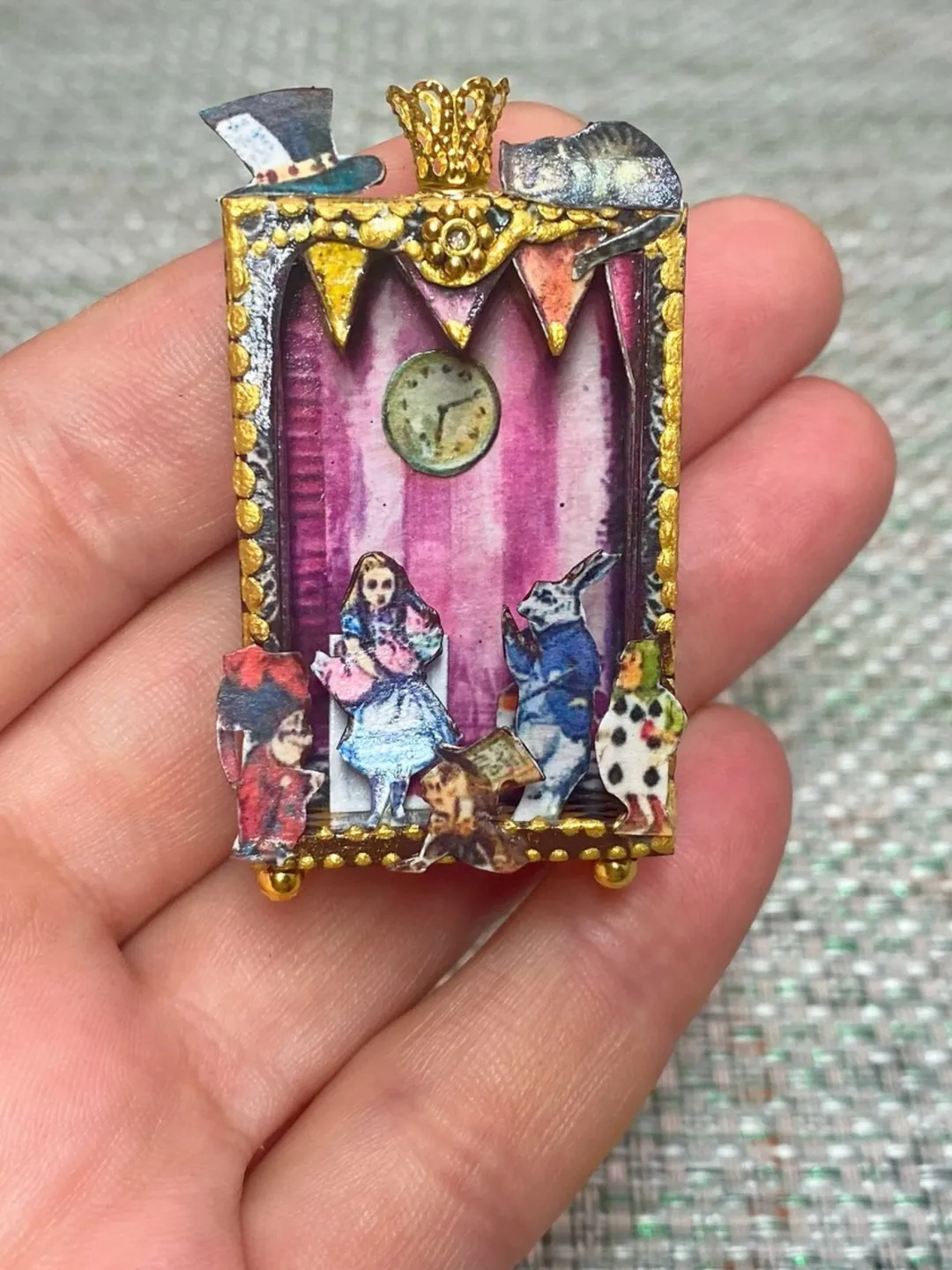 DIGITAL DOWNLOAD FOR PRINT. TUTORIAL.Video master class on creating a puppet theater.1:12