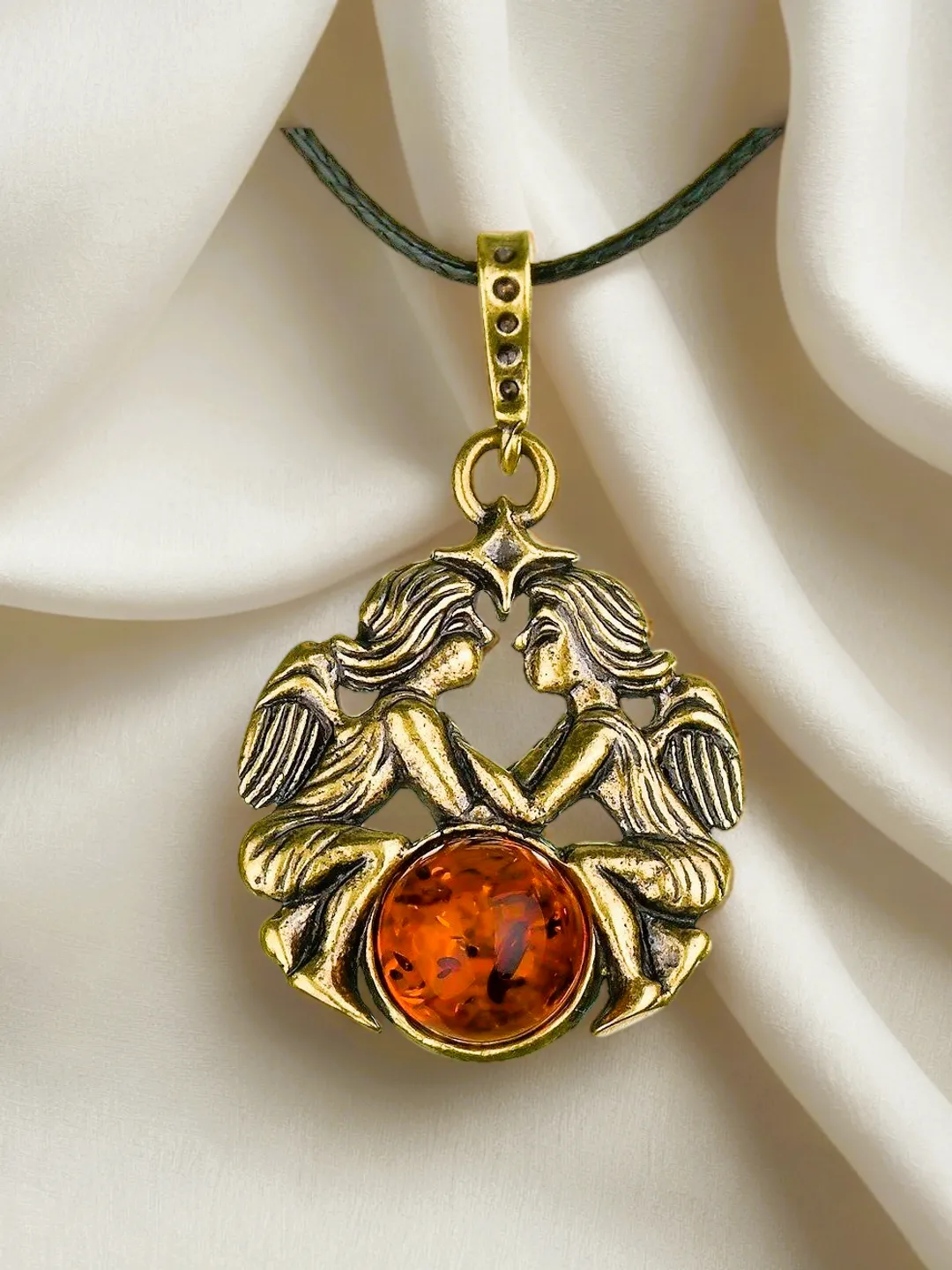 Gemini Necklace Gold Pendant Women Men Gift Gemini Zodiac Jewelry For teenager Amber Jewelry Gift Gemini Zodiac Pendant Everyday meaningful jewelry