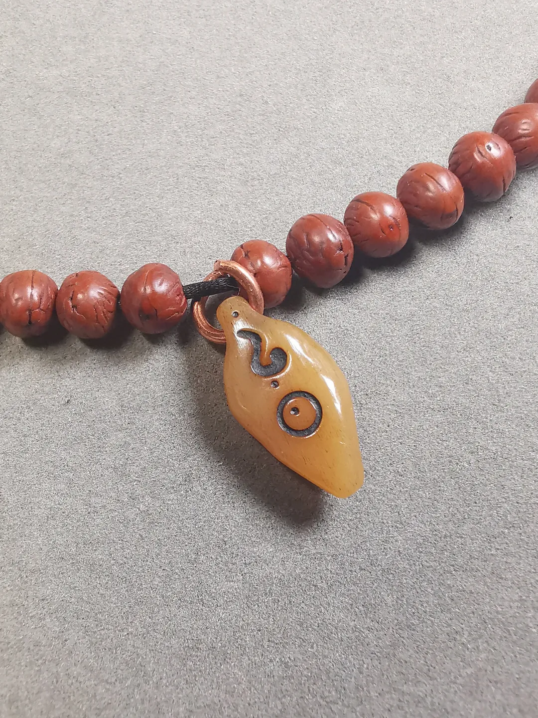 Gandhanra Tibetan Yak Bone Carved Amulet,Bead Counter Pendant,Mani Jewel Amulet for Mala,Prayer Beads