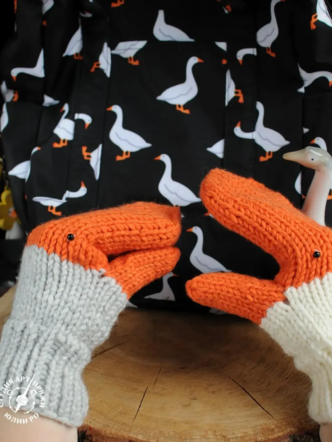 knitting mittens Grey and White goose