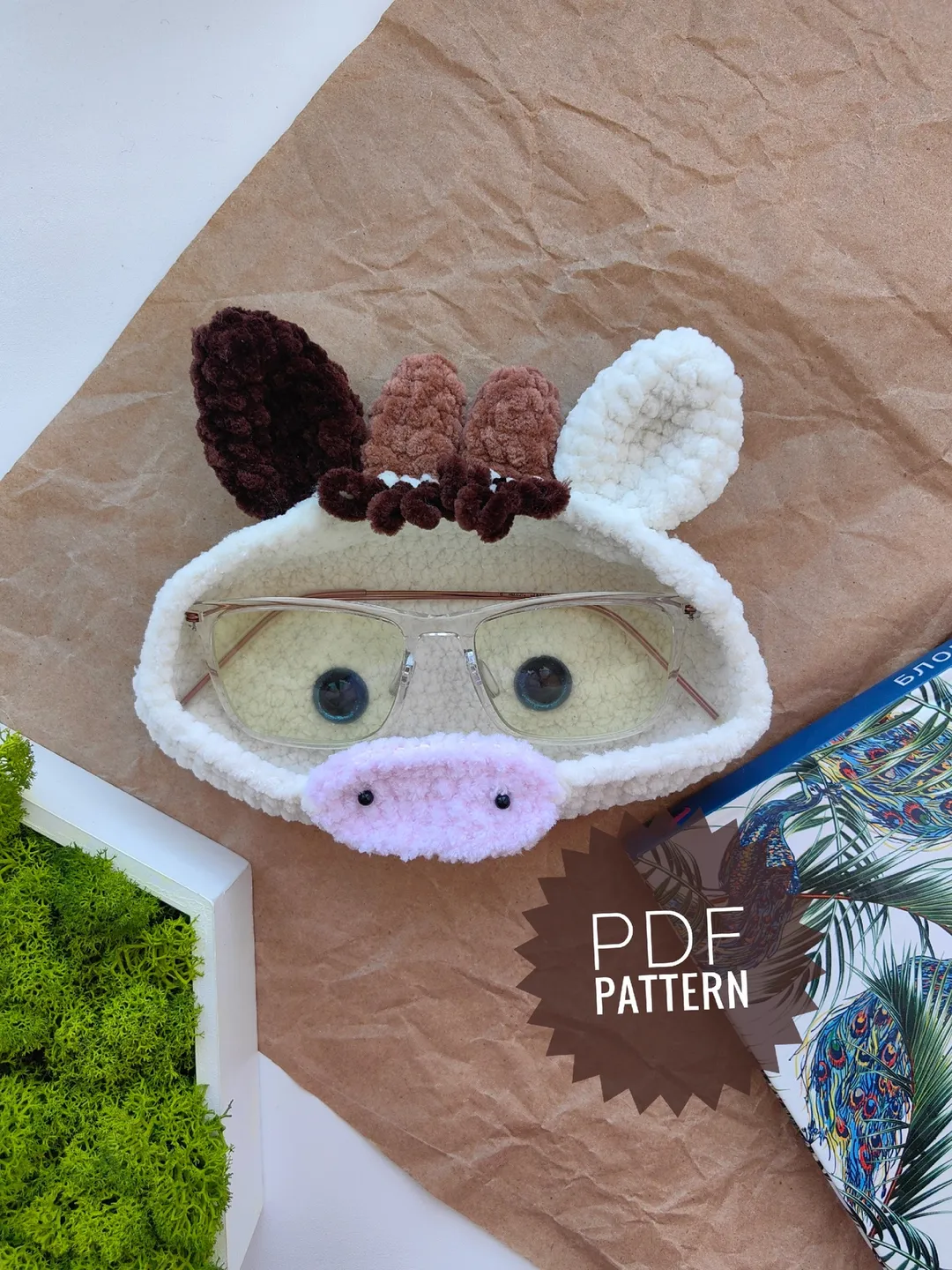 Crochet pattern Glasses holder cow