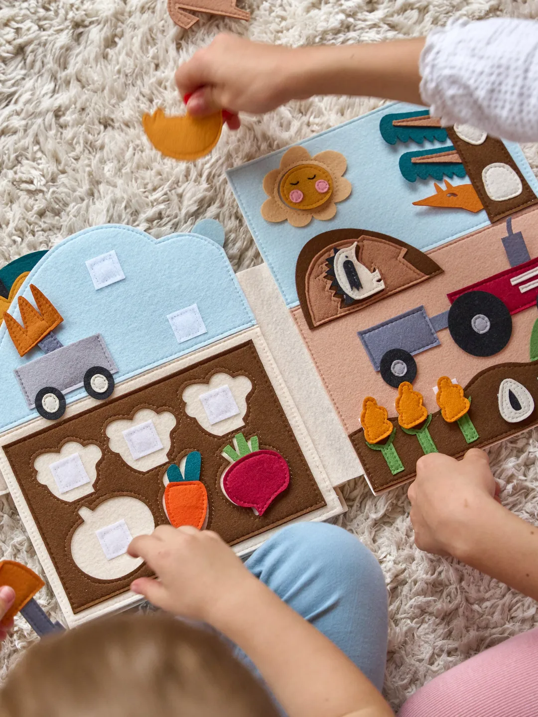 Quiet Book Farm Animals for Toddlers, Montessori Travel Toy, Educational Felt Busy Book, Baby Gift 2-3 Year Old Boy or Girl, Kinderkrama