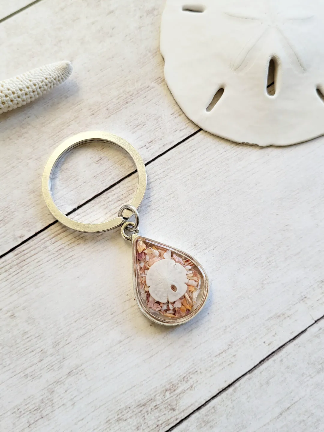 Real insect Bee in Amber Epoxy Resin Keychain Insect taxidermy keyring ...