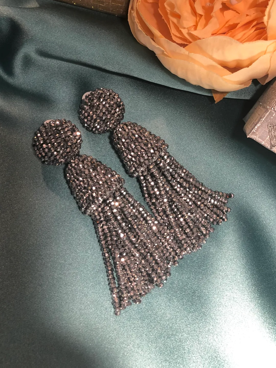 Short Tassel Beaded Earrings clip-on