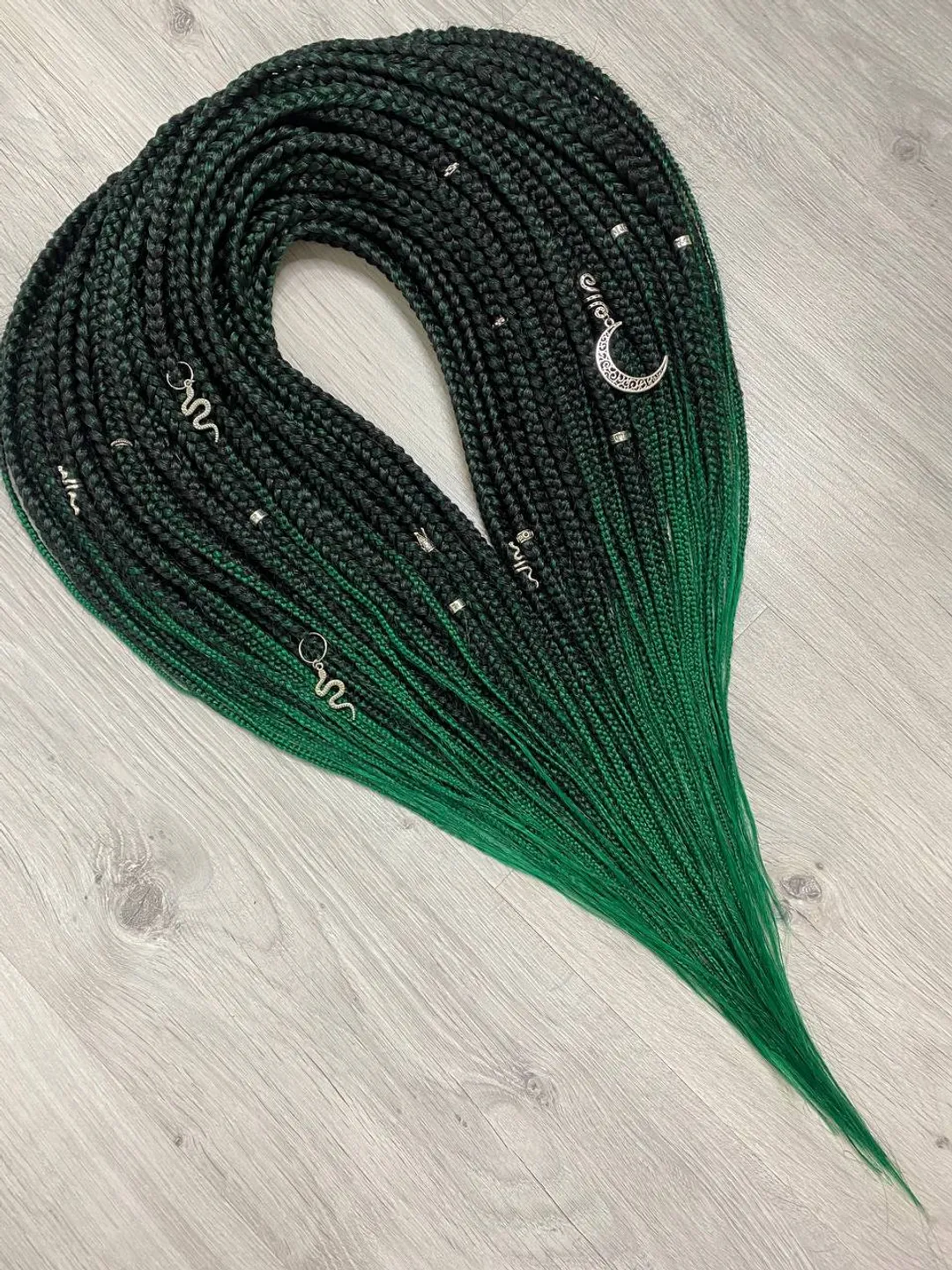 Green synthetic Braids ombre hair extensions . Green dreads with beads. DE braids full set