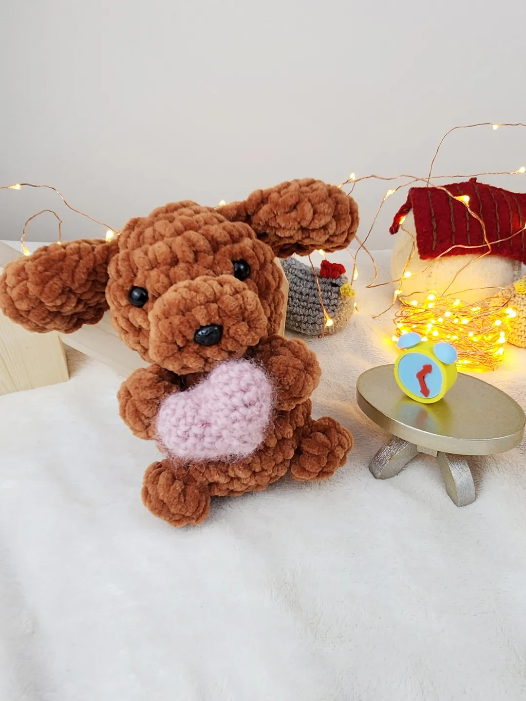 Charming Amigurumi Plush Dog Crochet Pattern in English, German, French and Spanish, heart crpchet pattern