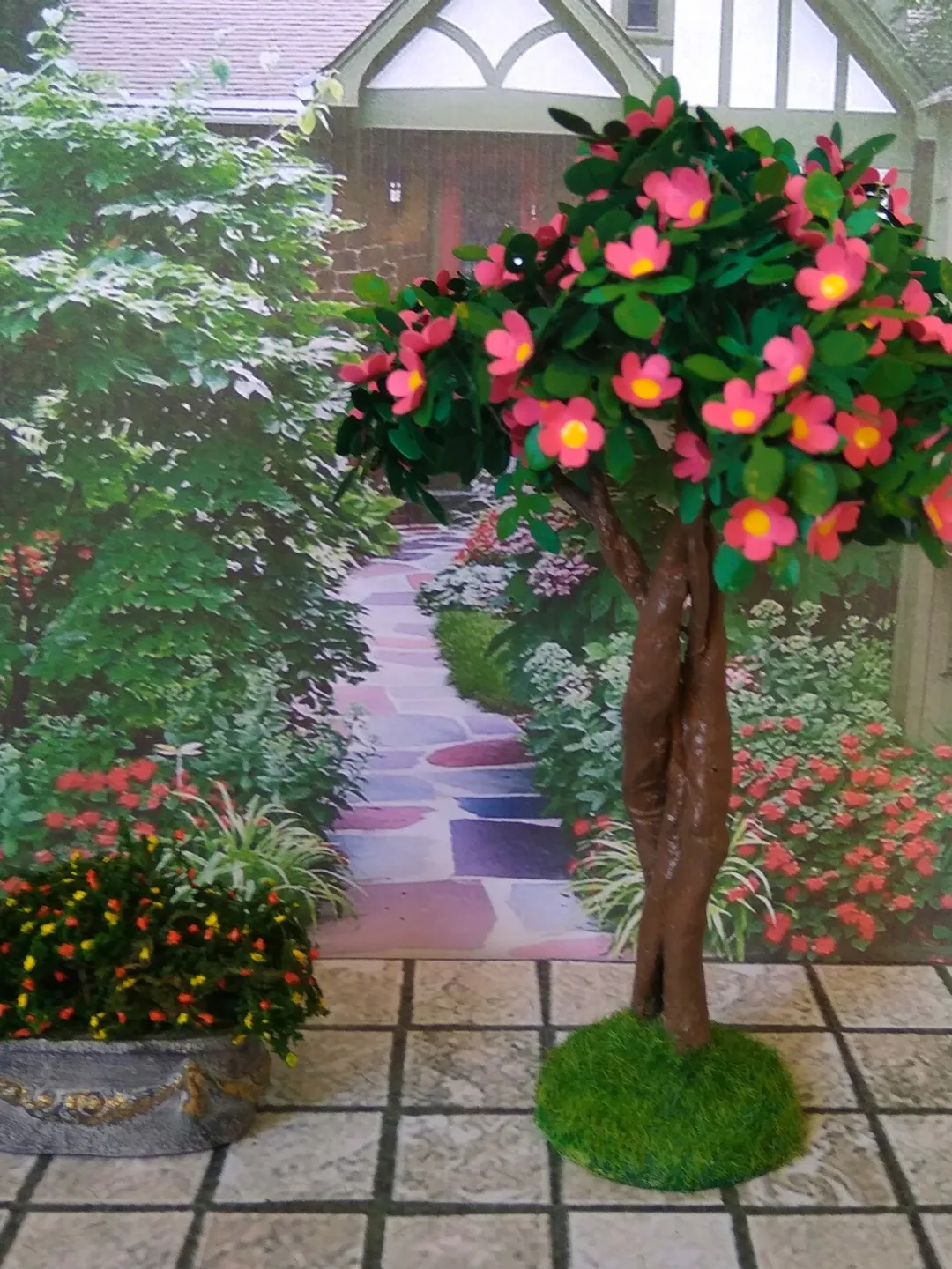 Tree Dol Miniature tree for your doll garden or yard.1:12 scale.