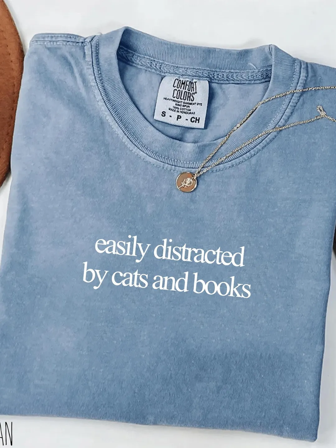 Easily Distracted by Cats And Books for Cat Lovers Comfort Colors T-Shirt