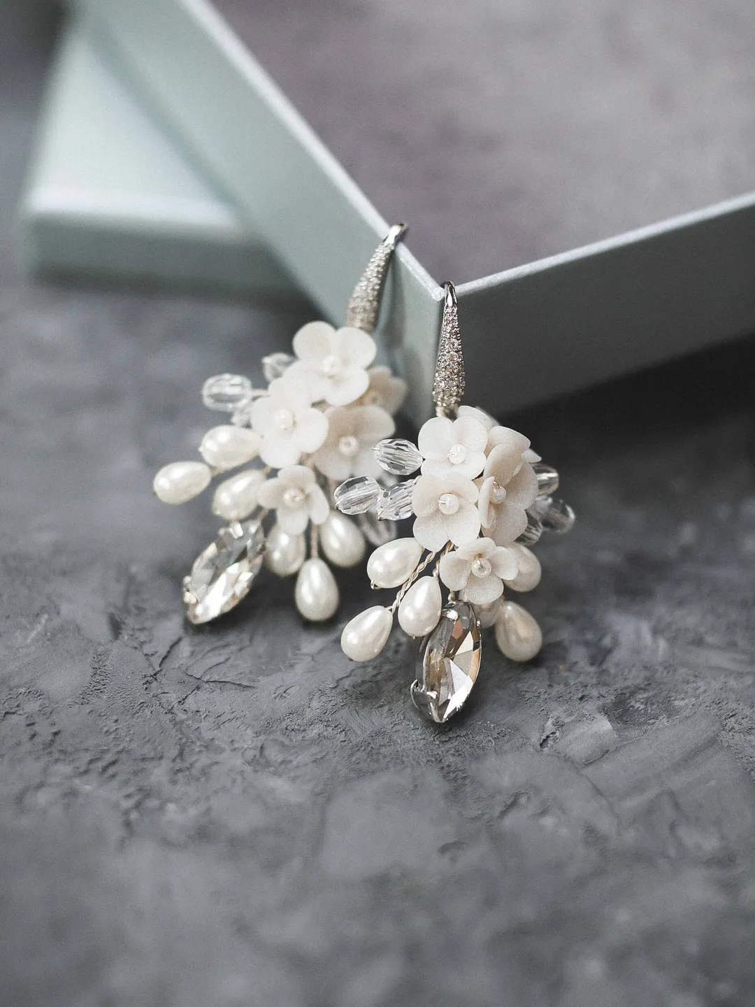 White pearl earrings for bride Small floral earrings Boho wedding earrings flower Golden silver rose gold dangle earrings with rhinestones