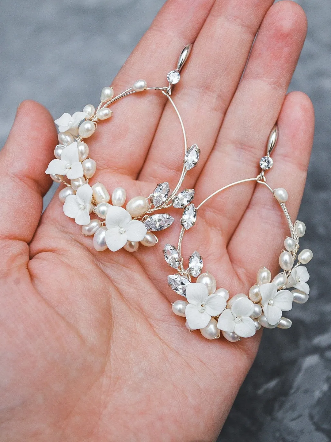 Hoop earrings white flower Boho earrings for bride Bridal floral earrings Wedding pearl earrings Silver blossom earrings Ivory bohemian