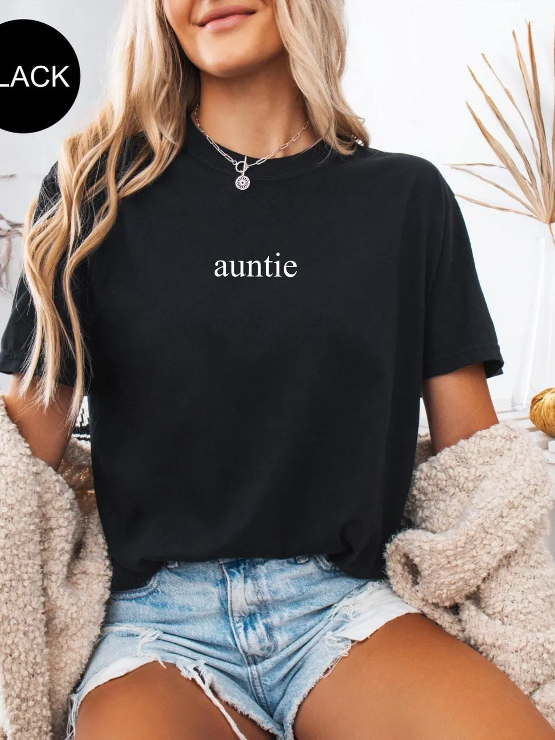 Comfort Colors® Auntie Shirt, Cool Aunts Club Shirt, New Auntie Shirt, Pregnancy Announcement Shirt for Aunt, Gift for First time Aunt