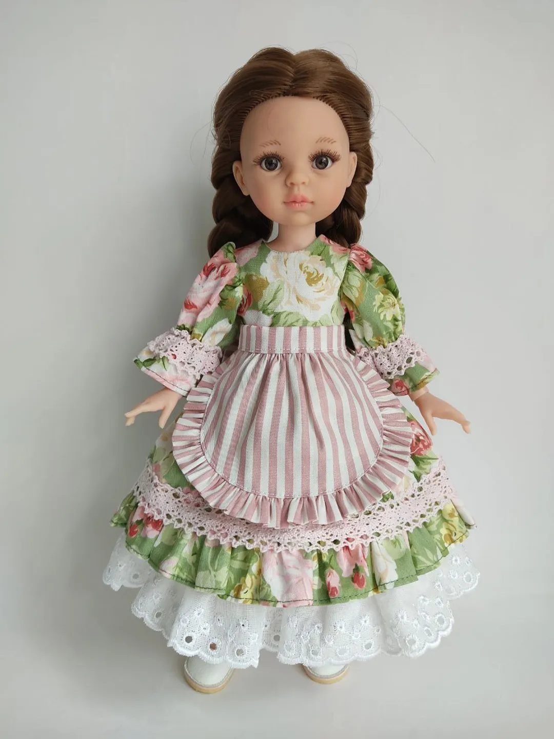 PDF sewing pattern for Paola Reina dolls.