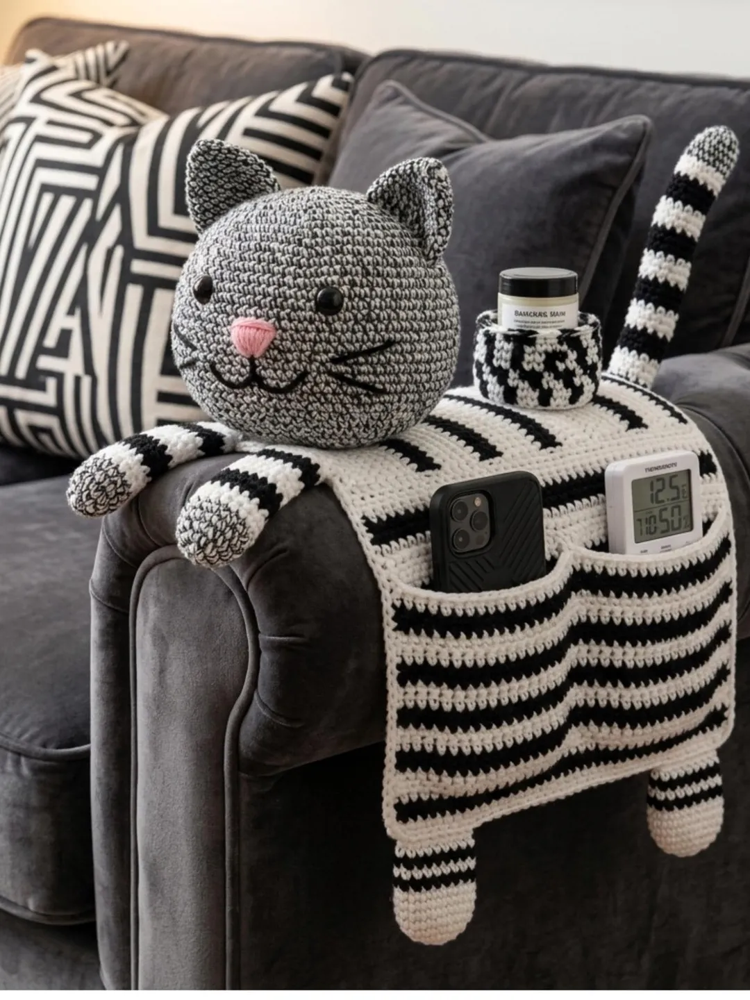 Crochet Cat Sofa Organizer Pattern, Couch Armrest Caddy Crochet Pattern, Amigurumi Cat Pattern, Remote Holder Crochet, PDF Digital Download