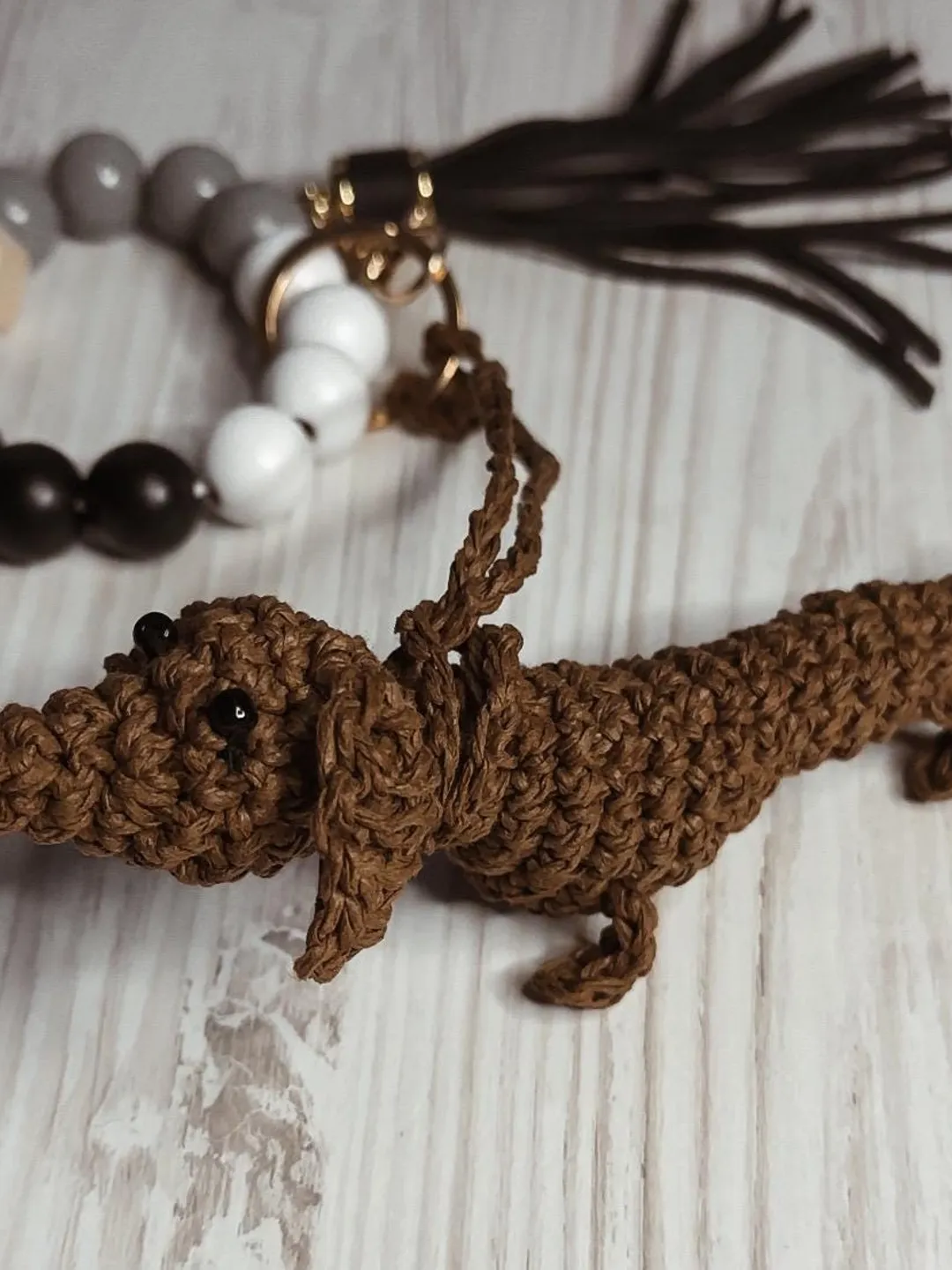 Beaded dachshund Keychain with Metal Chain – Stylish Bag or Key Accessory, badger dog