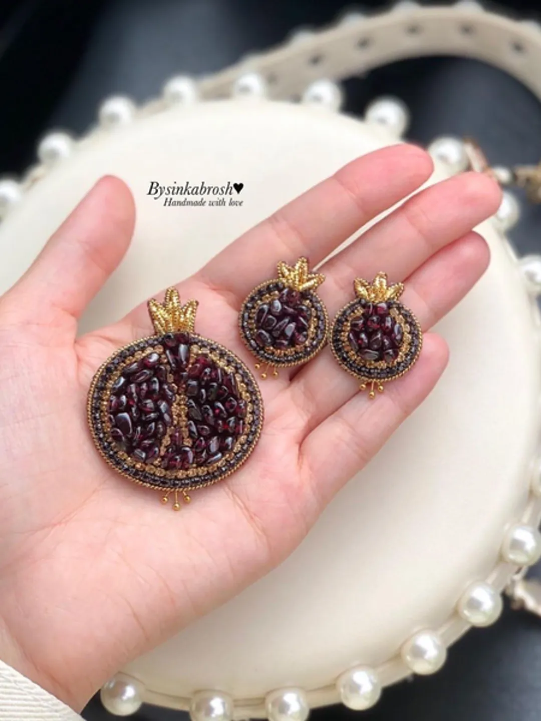 Pomegranate brooch/handmade brooch/gift for her/handmade jewelry/natural stone/fruit jewelry