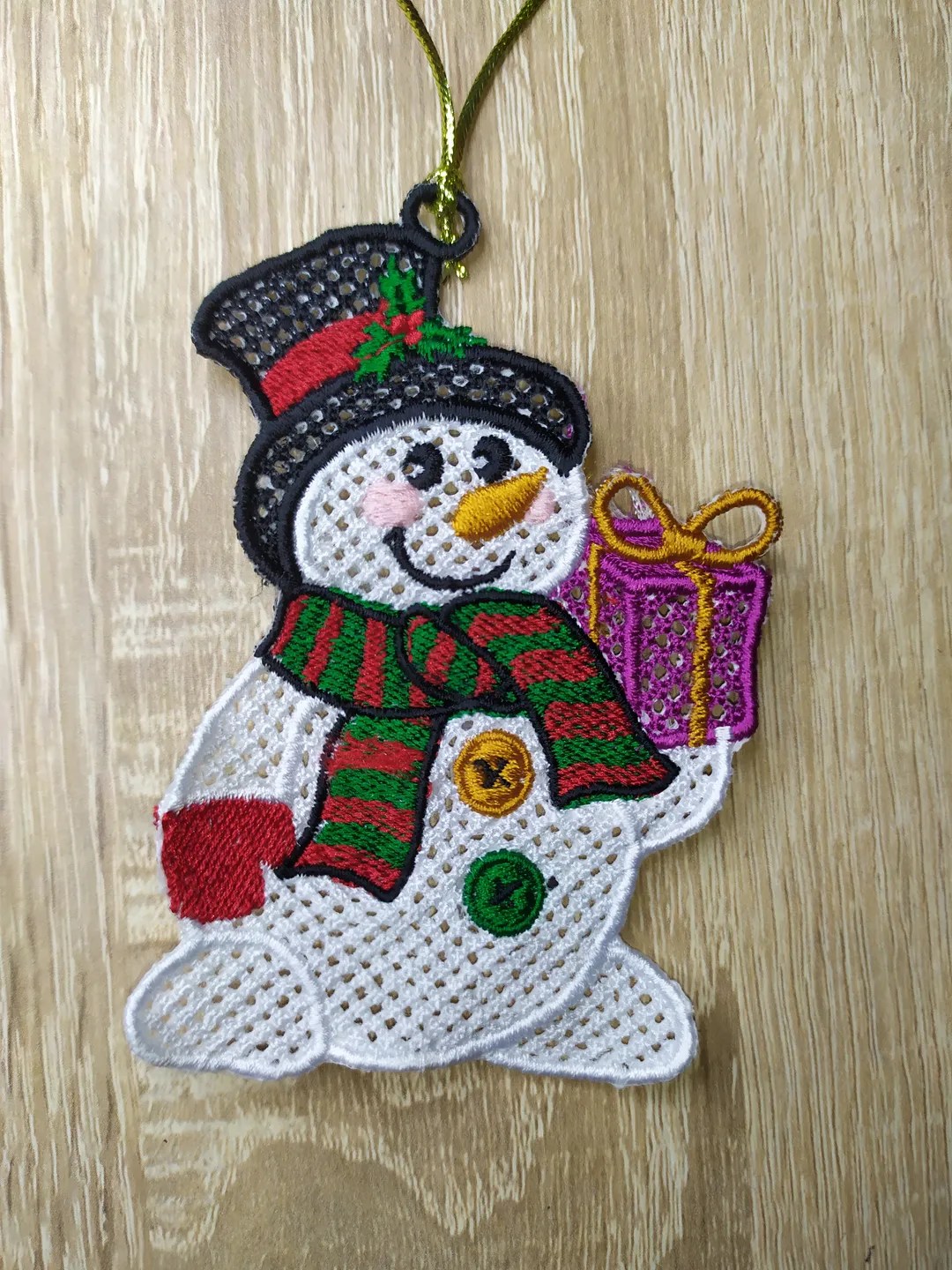FSL Snowman machine embroidery design download - earrings and ornament, Free Standing Lace Christmas pattern digital embroidery files #FS3