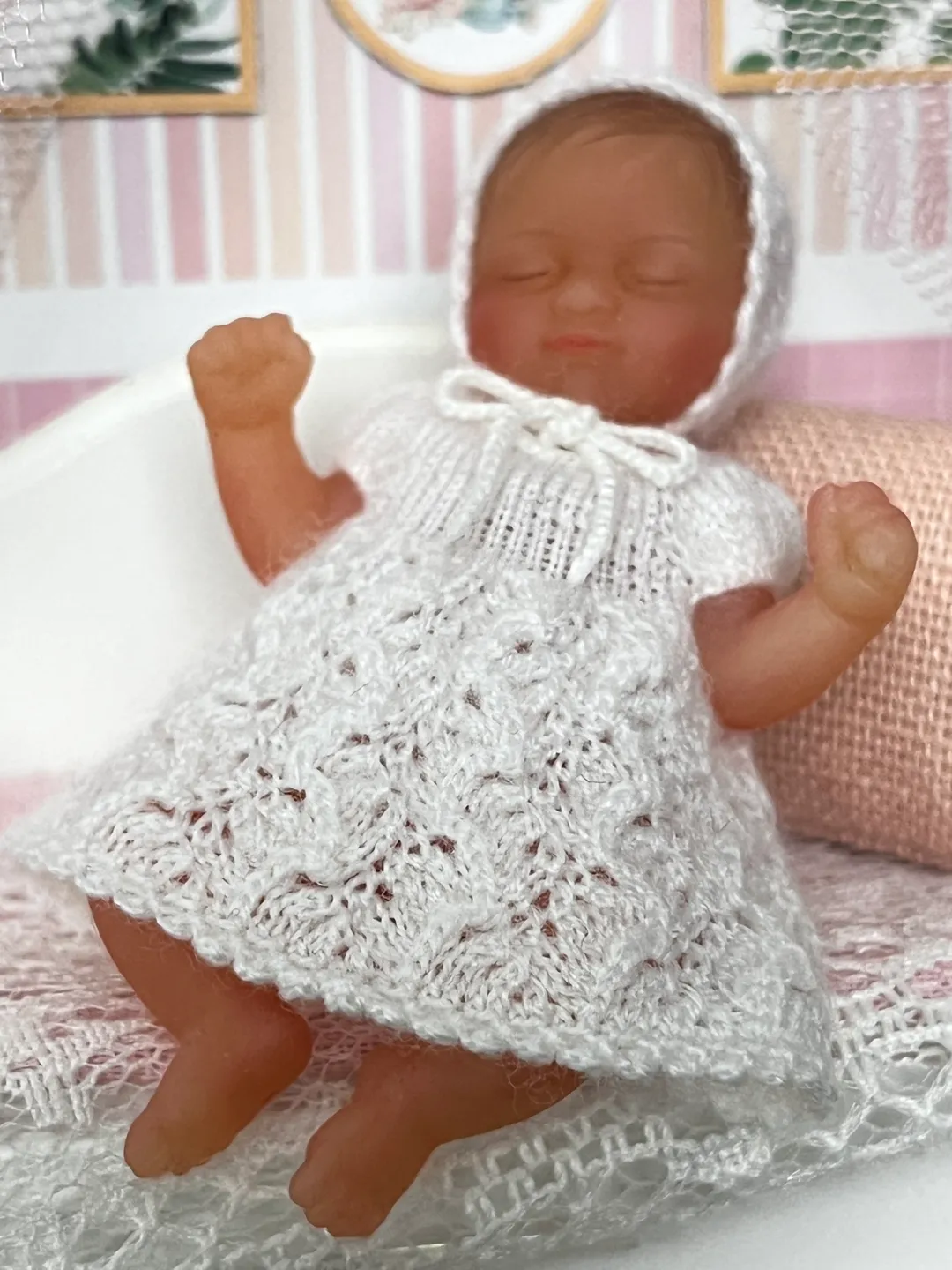 Miniature dress and hat for silicone Zuru baby doll