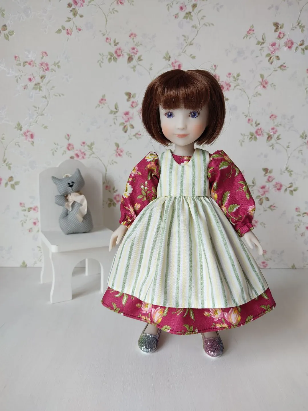 Sewing pattern for Siblies dolls.