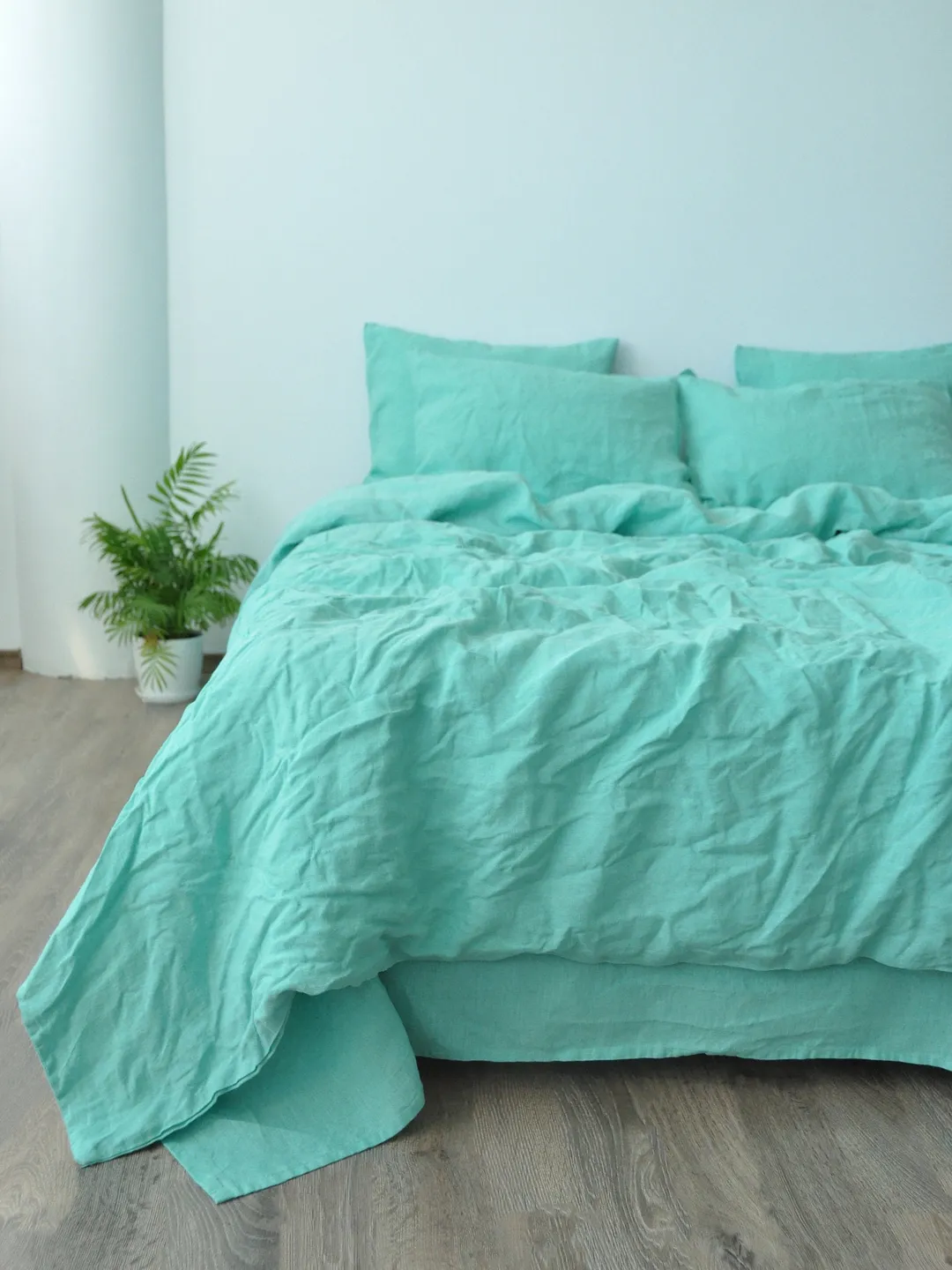 Cyan linen duvet cover / 1 duvet cover / Softened linen / Turquoise comforter cover / Coconut buttons / Ribbon ties / Hidden closure