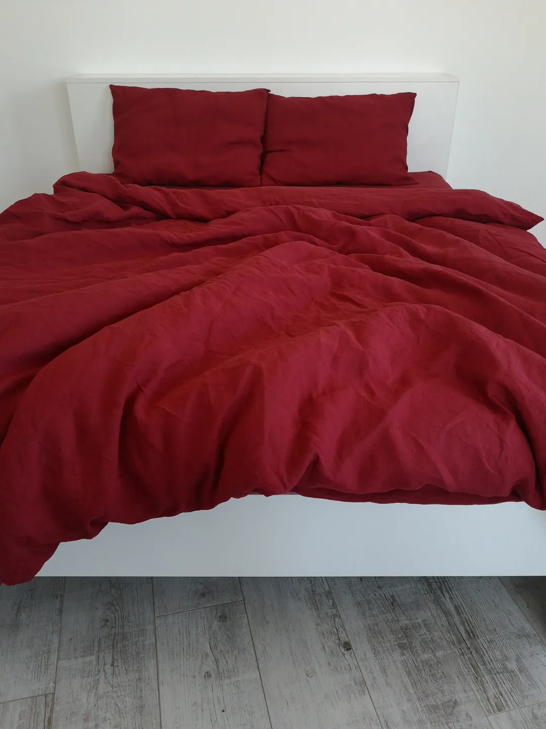 Maroon linen duvet cover / 1 duvet cover / Softened linen / Comforter cover / Quilt cover / Coconut buttons / Ribbon ties