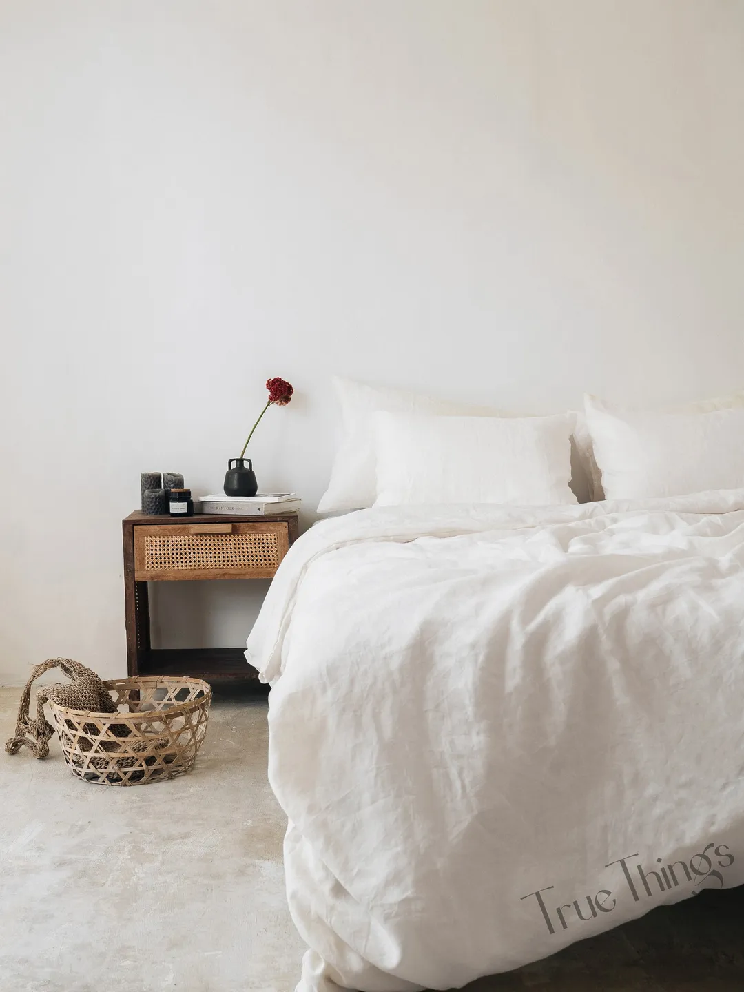 White linen pillowcase / 1 Pillowcase / White pillow cover / King, Queen, Standard, Euro, Custom size / Envelope closure / Stonewashed