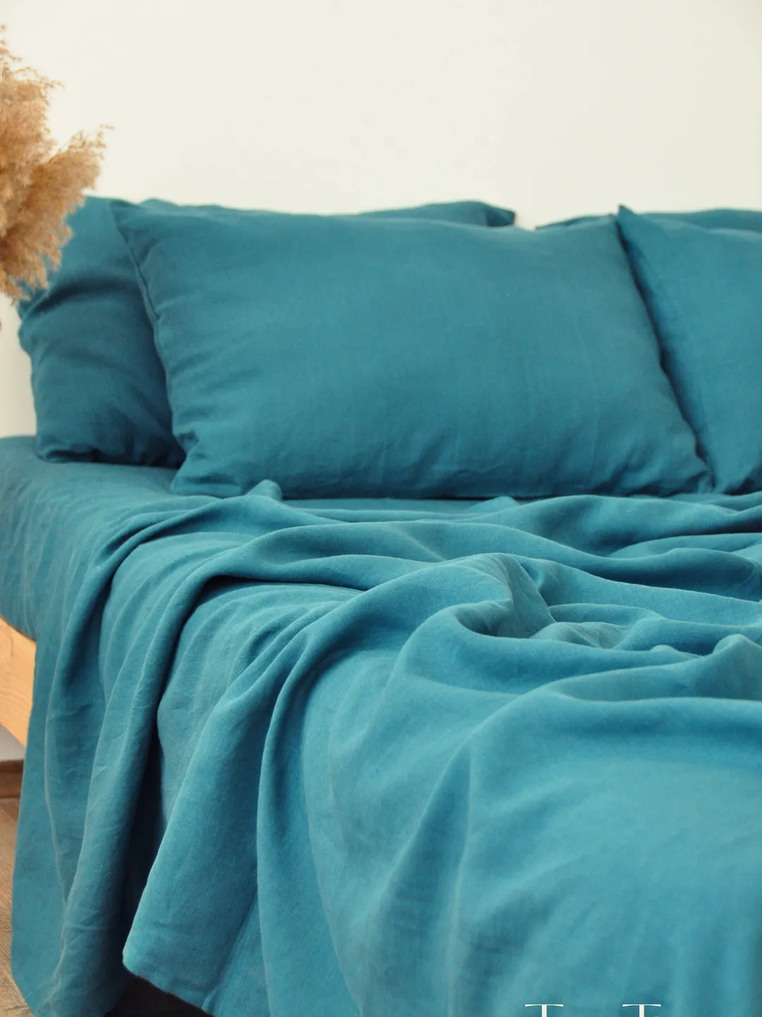 Teal linen sheet set / 1 flat sheet + 1 fitted sheet + 2 pillowcases / Softened linen bedding / Stonewashed / Blue-Green bedding set