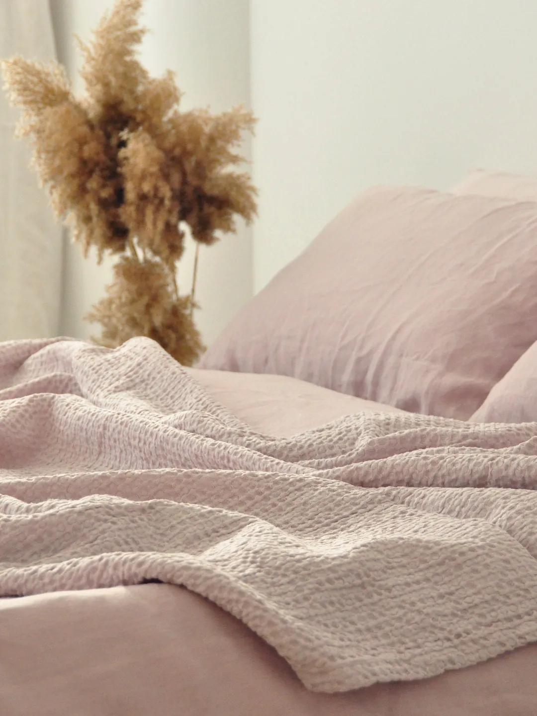 Dusty pink waffle linen coverlet / Softened linen / Heavy weight / Twin, Full, Double, Queen, King, California King, Custom size bed cover