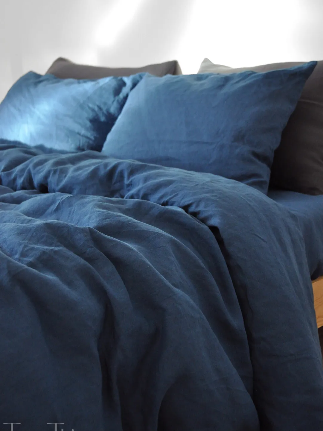 Ocean blue linen duvet cover / 1 duvet cover / Softened linen / Comforter cover / Quilt cover / Coconut buttons / Hidden closure