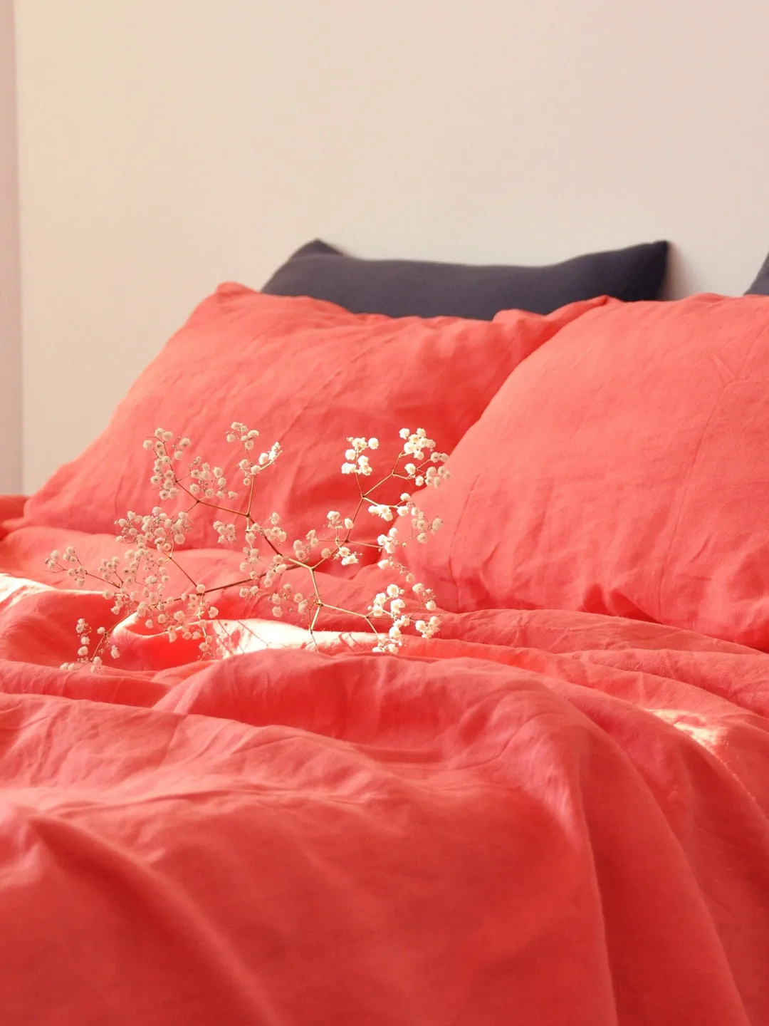 Coral linen sheet set / 1 flat sheet + 1 fitted sheet + 2 pillowcases / Softened linen bedding / Stonewashed / Orange bedding set