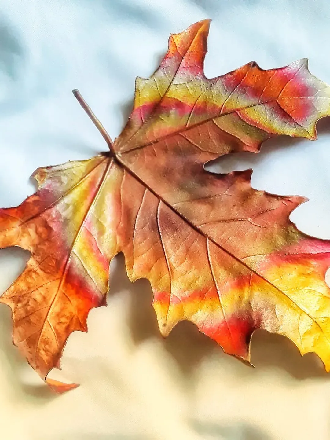 Candle Holder "Red Lapel"