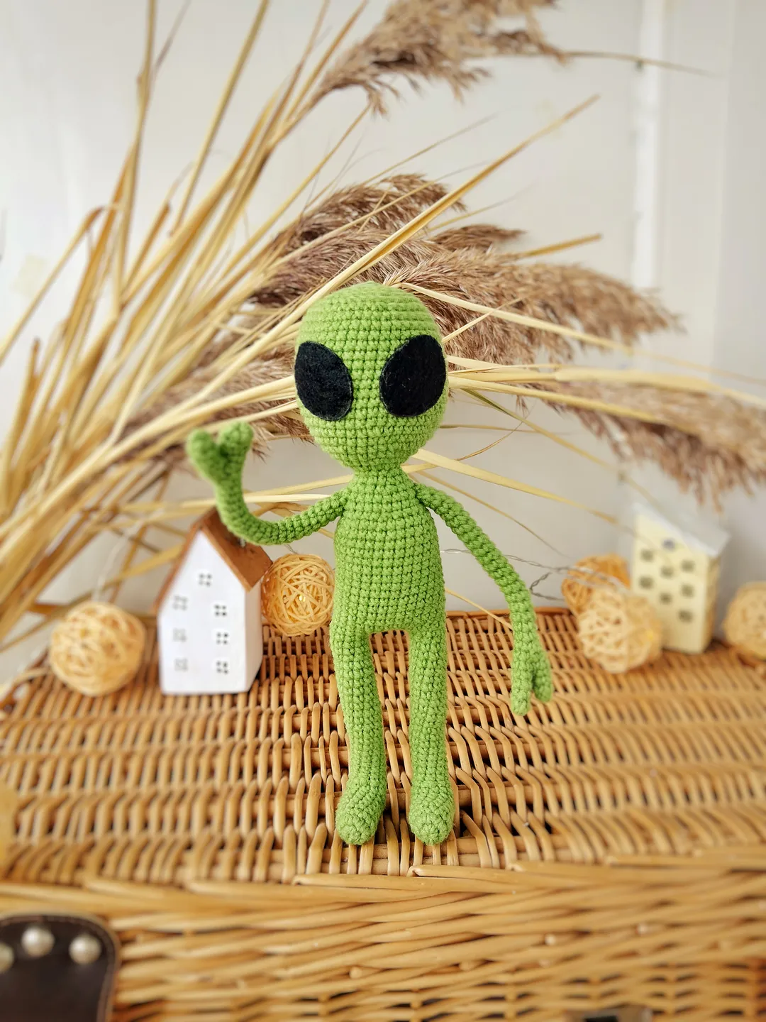 Green alien doll, Alien Shaped Plush Toy, Soft Cartoon Stuffed Doll For Kids.