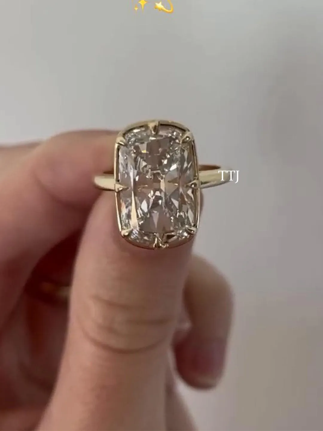 Old Mine 5CT Elongated Cushion Cut Moissanite Ring Bezel Set Engagement Ring 14K Gold Wedding Ring Antique Diamond Ring Anniversary Ring