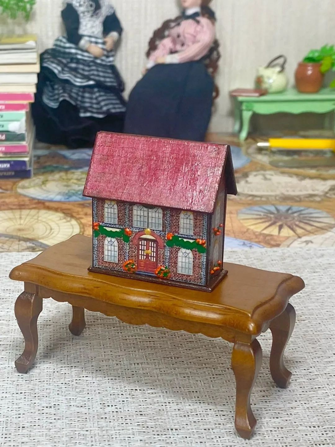 DIGITAL DOWNLOAD FOR PRINT. TUTORIAL.Video tutorial on creating a dollhouse.1:12