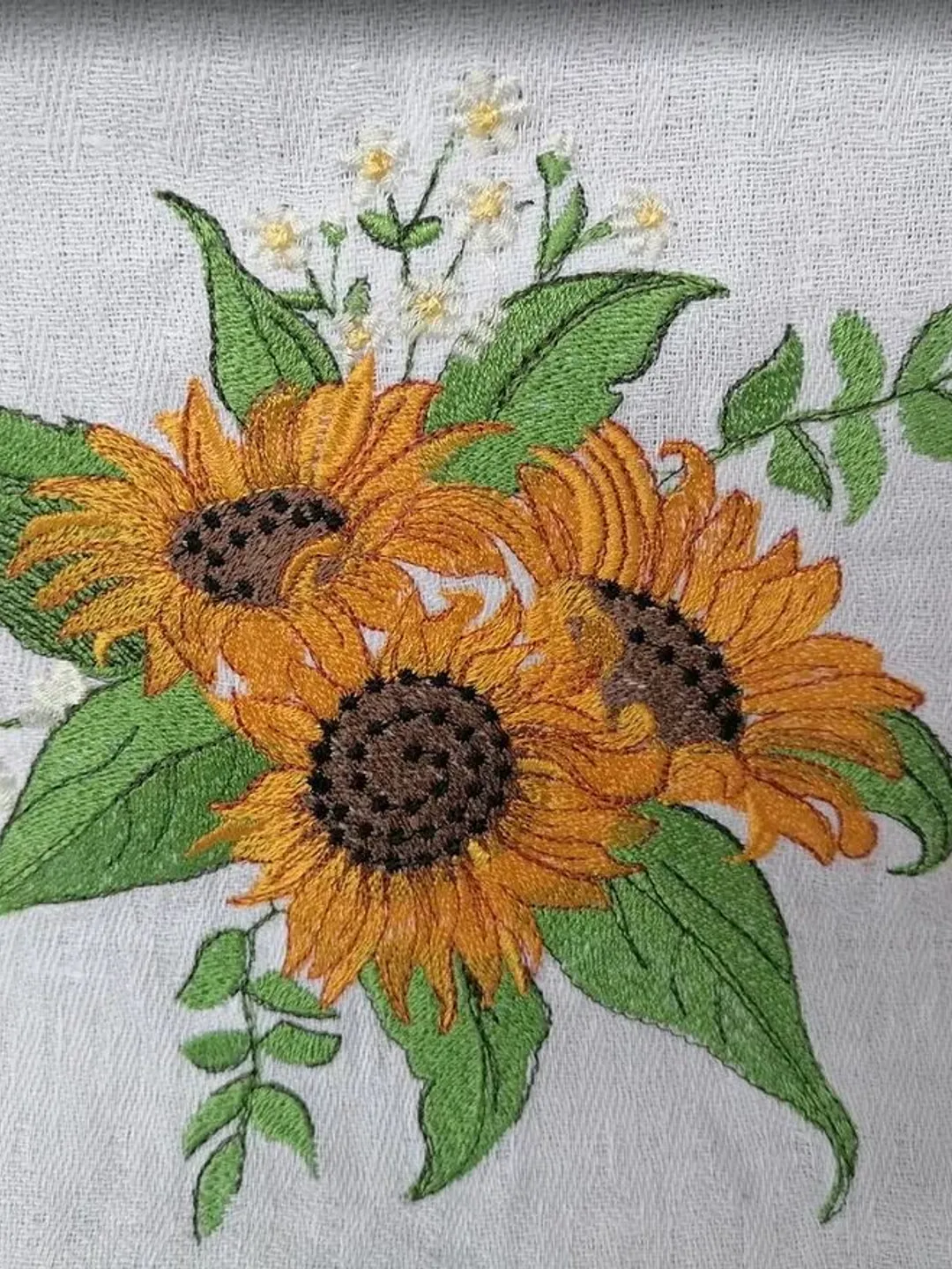 マメクロゴウチ　TunicWithSmallFlower　Embroidery maxresdefault.jpg